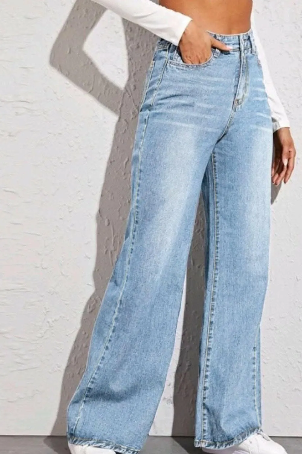 Chic wide leg high-rise denim trousers
